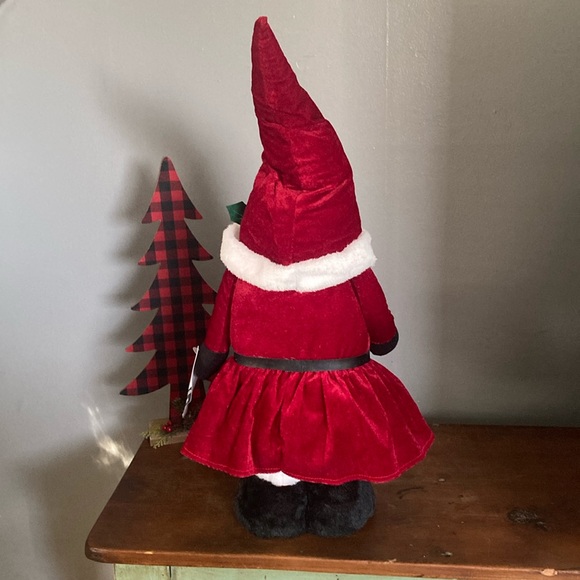 NWT- Beautiful Mrs Claus Greeter Gnome Decoration w/ Extendable Legs 27”-37” H - Picture 10 of 17